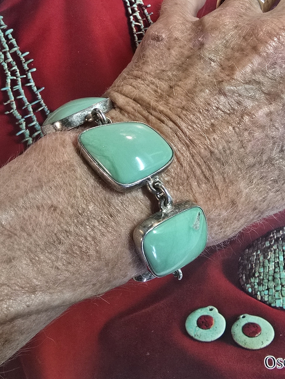 Vintage Soutwest-inspired Sterling Silver And Variscite Cabochan Toggle Bracelet - Picture 2 of 10